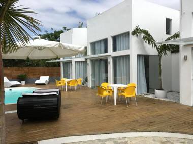 Stylish Beach House with pool