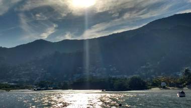 Amplo Sobrado com Ar Condicionado a 200 metros da praia