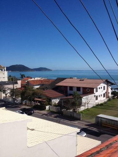 Aptos 5 pessoas a 30m do mar 025