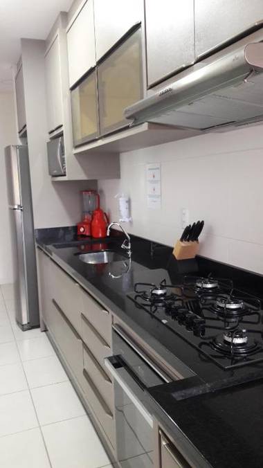 Florianópolis Canasvieiras Apartamento inteiro 3 quartos com ar piscina playground 2 garagens