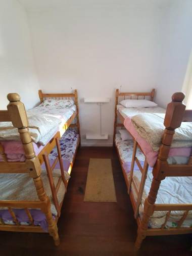 Garibaldi Hostel e Café