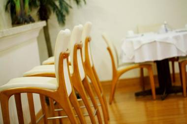 Eston Hotel