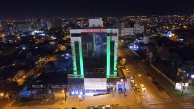 Holiday & Business Hotel