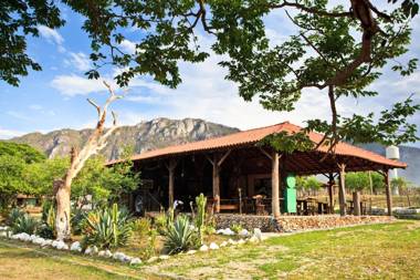 Pousada Veredas Café e 08 cachoeiras na propriedade incluso !