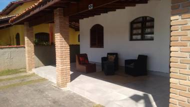 Casa Terrea com Piscina e Internet - Ar Opcional