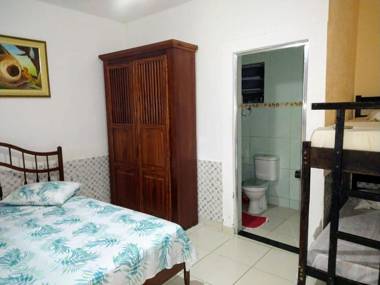 Suíte 10 com wifi a 4 min da praia em Caraguatatuba