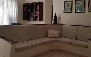 Casa com churrasqueira no Centro de Caraguatatuba