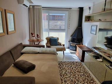 Aconchegante apto em frente à Catedral de Pedra