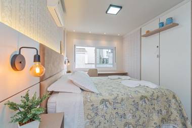 Apartamento La Fiori super bem localizado na Rua Coberta de Canella