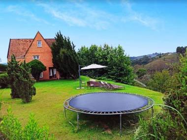 Casa c lareira e bela vista em Campos do Jordao SP