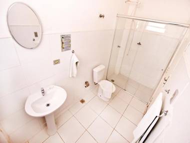 Turrance White Hotel