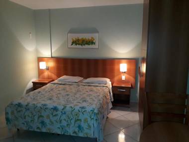 1307 AP- 2 Quartos com banheira de hidromassagem Caldas Novas