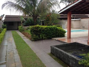 Casa para alugar em Bertioga - Piscina Wifi e Churrasqueira