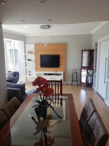 Apto area nobre suíte com split