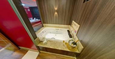 Motel fantasy 4 (adult Only)