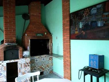 Chacara com WiFi piscina e churrasq em Atibaia