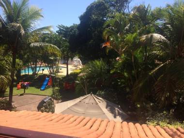 Casa Condomínio com 04 quartos 200 metros da Praia de Manguinhos