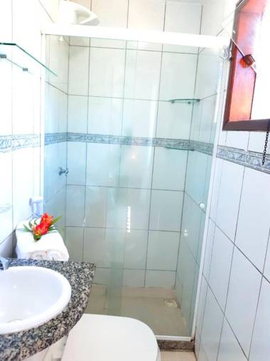 Espetacular Casa 3 SUÍTES cozinha varanda vista a passos da praia