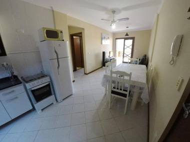 C047 - Ed Las Condes Centro de Bombinhas