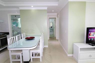 1053 - Praia de Bombinhas locação de temporada - Residencial Egídio Pinheiro Apto 302 B