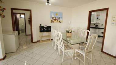 1038 - Apartamento com vista para o mar na Avenida De Bombinhas