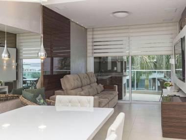 Boulevard Bombinhas 205-A - 50m do mar & Frente Avenida - Condomínio de Luxo - Piscina - Jacuzzi - Portaria 24h