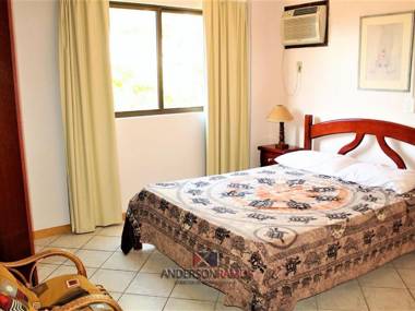 1075 - Praia de Bombinhas locação de temporada