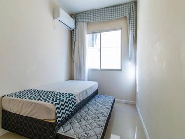 Alzira 102 - Amplo apartamento 4 quartos na melhor localização de Bombinhas - perto da praia - 10 pessoas