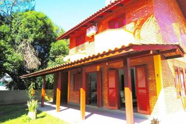 Sobrado 03 dormitórios para 10 pessoas no Centro de Bombinhas -SC