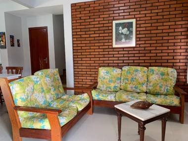 Sobrado 03 dormitórios para 10 pessoas no Centro de Bombinhas -SC