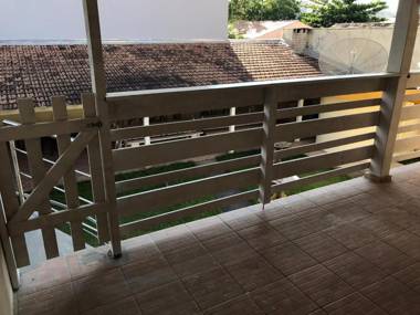 Kit-net à 250 metros da Praia de Mariscal