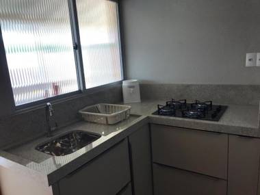 Kit-net à 250 metros da Praia de Mariscal