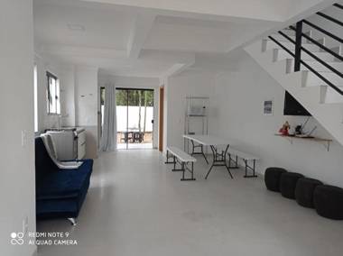 Casa com dois pavimentos nova em Mariscal