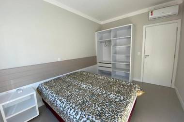 067D - Aluguel de temporada em Bombinhas - Apto novo!