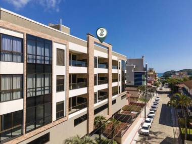 Djalma Mafra - Lindo Apartamento 2 dormitórios - Rua Parati no Centro de Bombinhas -Próximo a Praia - 4 pessoas