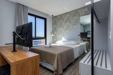 AION 303 - Avenida de Bombinhas - Vista ao Mar - Academia - 50 metros da praia