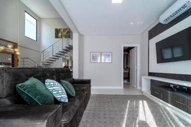 Apartamento 3 suítes com jacuzzi no centro de Bombinhas