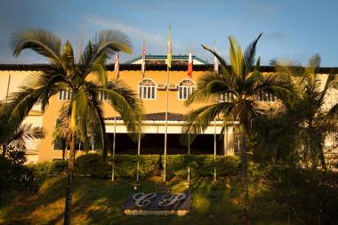 Colonial Plaza Hotel