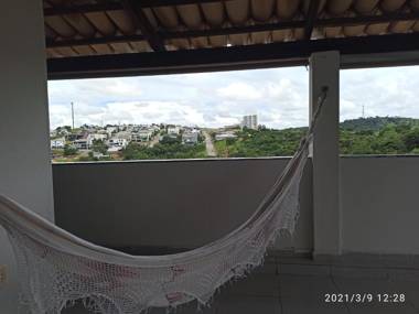 Casa no B.Pastor na região dos shoppings e bares