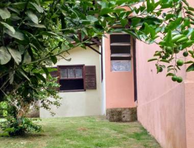 Casa da cachoeira na beira do Rio Sana