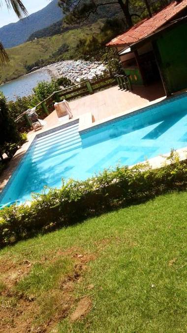 Casa com Piscina Jardim e Vista Incrível para o mar