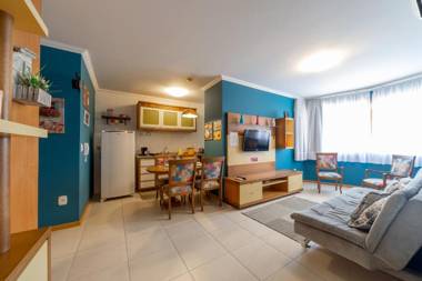 GRAMADO SOLAR REAL - 2 apts de 2 quartos no mesmo prédio cada um comporta até 7 pessoas - IDEAL PARA GRUPOS - central - IDEAL PARA ANDAR A PÉ - nesta plataforma desde janeiro de 2015 oferecemos CREDIBILIDADE - seu PET é bem-vindo - GARAGEM COBERTA