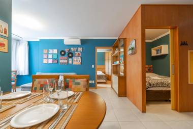 GRAMADO SOLAR REAL - 2 apts de 2 quartos no mesmo prédio cada um comporta até 7 pessoas - IDEAL PARA GRUPOS - central - IDEAL PARA ANDAR A PÉ - nesta plataforma desde janeiro de 2015 oferecemos CREDIBILIDADE - seu PET é bem-vindo - GARAGEM COBERTA