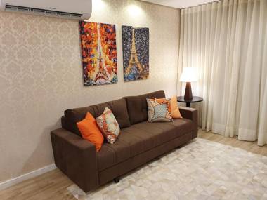 Apto de Luxo Centro de Gramado 2 Suítes Mobiliado e Equipado (201)