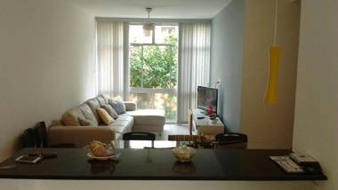 Apartamento 3 Dormitórios Guarujá - 9 Pessoas