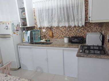 Guaruja ap lindo 200 m da praia