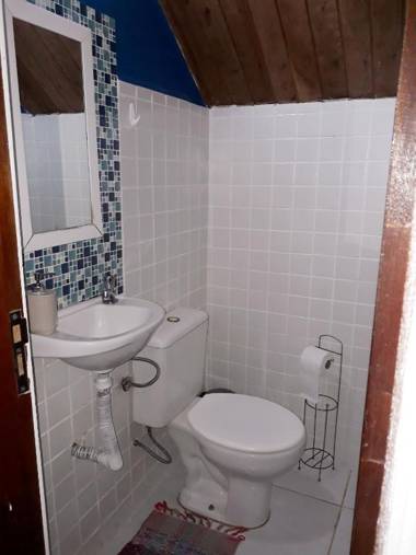 Linda Casa 3 quartos acomoda 10 pessoas há 15 km da praia da Enseada