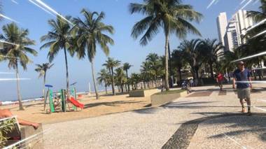 Apto na Ocian com Vista para o Mar Piscina 2 Quartos Ar Condicionado