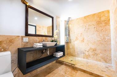 Saunders Beach Cottage