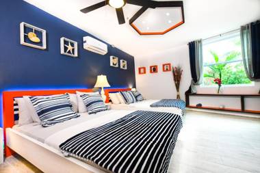 Orange Cottage Steps to the Beach 2 BR